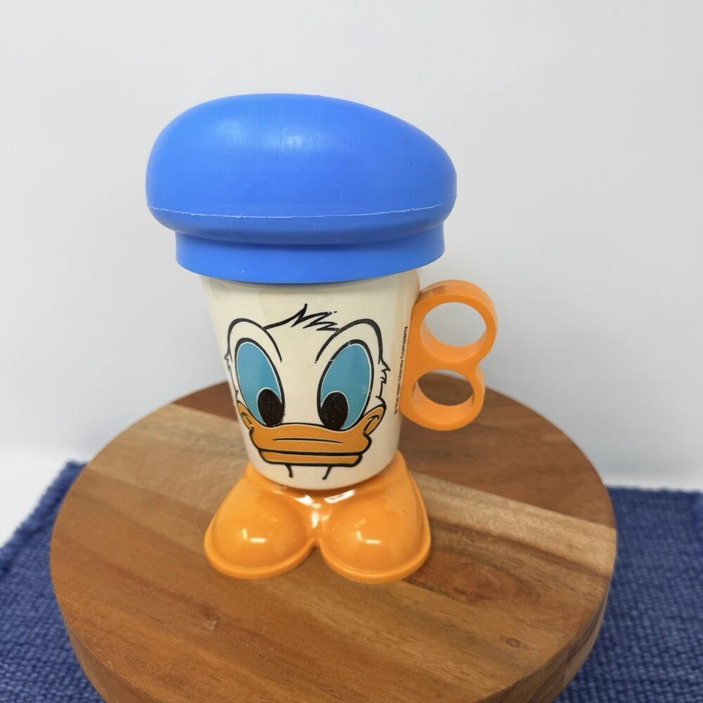 Vintage Walt Disney Productions Donald Duck Plastic Feet Hat Mug Cup Plastic